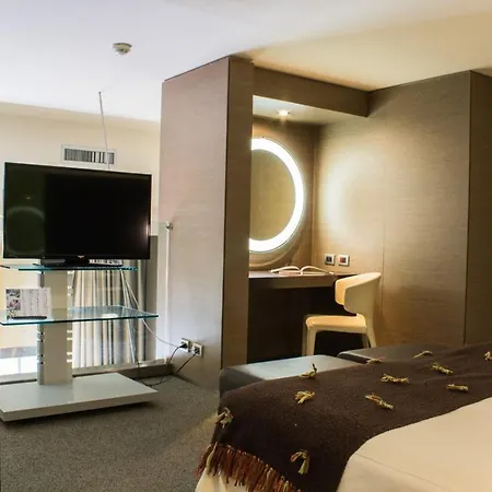 Hotel T 4*
