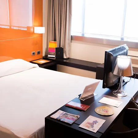 T Hotel 4*