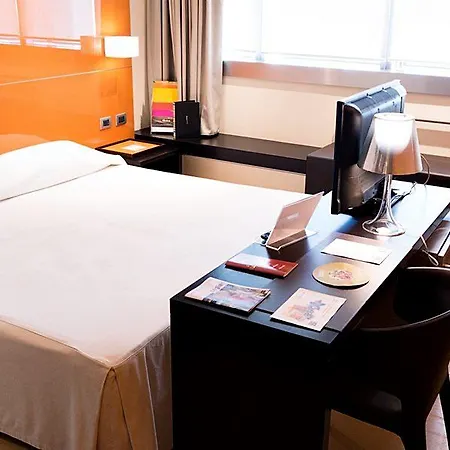 T Hotel 4*
