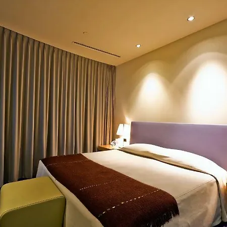 T Hotel 4*